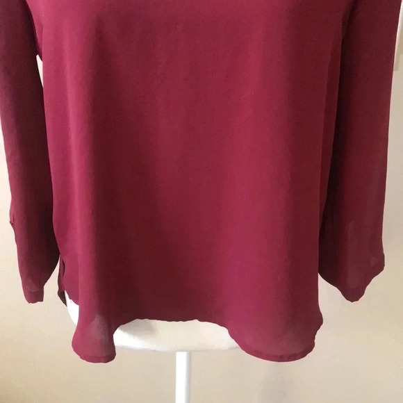 Lily White Burgundy Sheer Hi-Low Hem 3/4 Sleeve V-Neck Top-M - Picture 3 of 11